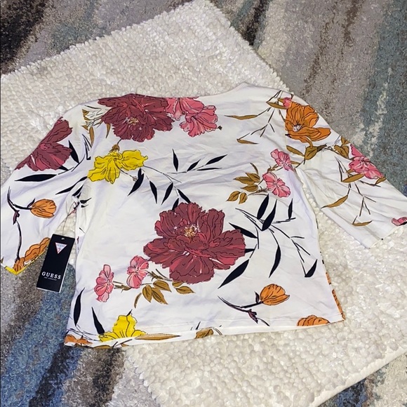 NWT Guess Etched Hibiscus Celina Top L - Picture 10 of 10